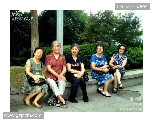 绿茵场上群星闪耀携手同框记录激情时刻永恒记忆