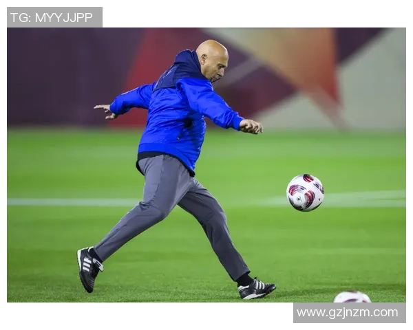 足球球星比赛时为何只穿一条裤衩背后的原因与运动员的着装习惯分析